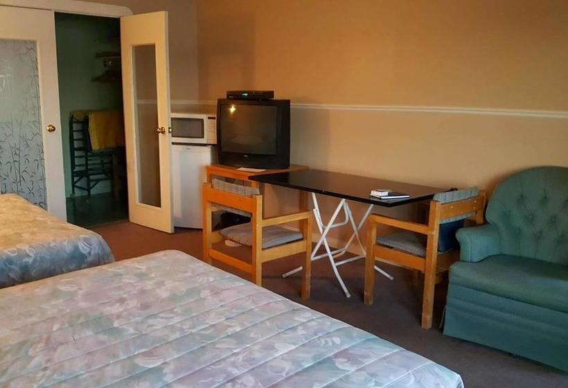 Motel Bellevue | Sainte Anne de Beaupre | Quebec | Canada 2