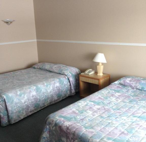 Motel Bellevue | Sainte Anne de Beaupre | Quebec | Canada 20