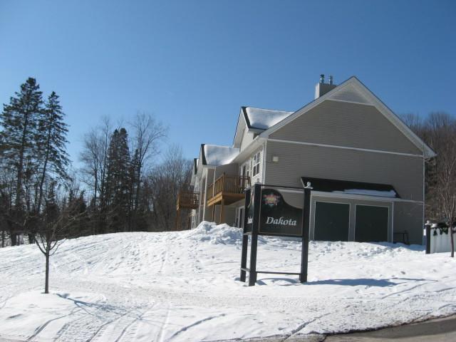 Hotel Getaways At Haliburton Heights | Haliburton | Ontario | Canada 2