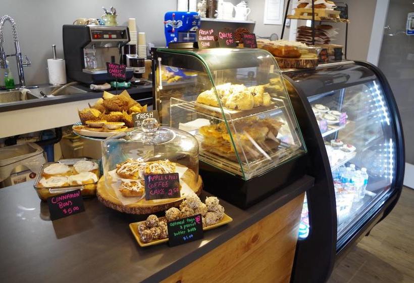 Hotel Bella Coola Eagle Lodge | Bella Coola | British Columbia | Canada 19