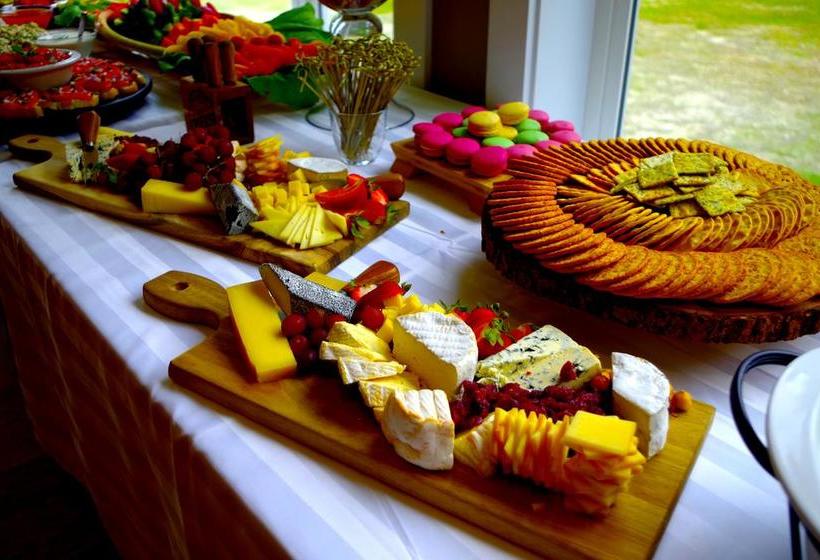 Hotel Bella Coola Eagle Lodge | Bella Coola | British Columbia | Canada 2