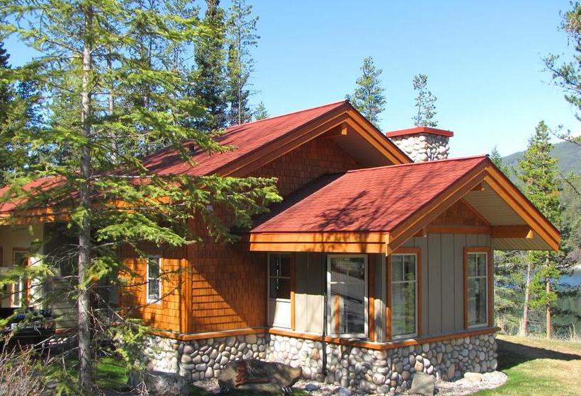 Resort Patricia Lake Bungalows Alberta