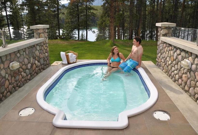 Resort Patricia Lake Bungalows | Jasper | Alberta | Canada 11