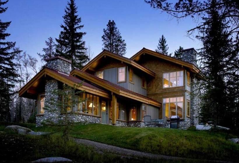 Resort Patricia Lake Bungalows | Jasper | Alberta | Canada 3