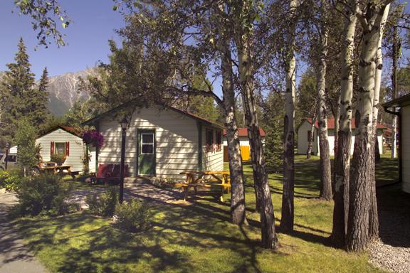 Resort Patricia Lake Bungalows | Jasper | Alberta | Canada 4