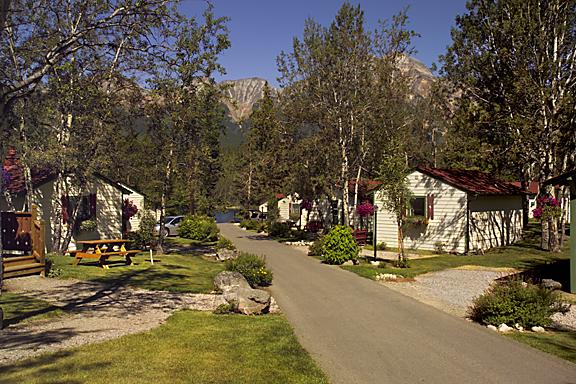 Resort Patricia Lake Bungalows | Jasper | Alberta | Canada 5