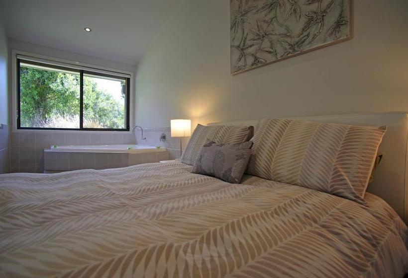 Resort Crookneck Retreat | Glass House Mountains | Queensland | Australia 17