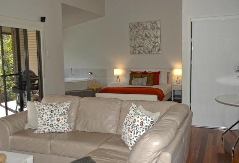 Resort Crookneck Retreat | Glass House Mountains | Queensland | Australia 2