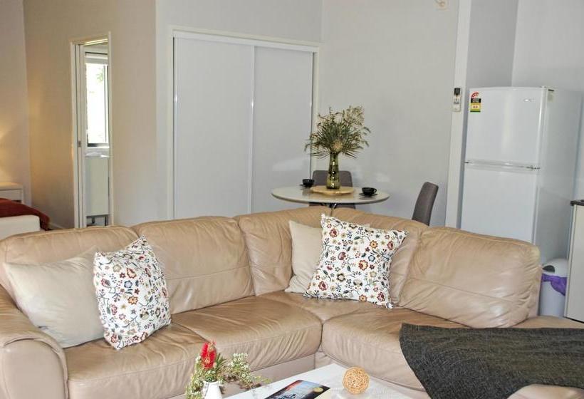 Resort Crookneck Retreat | Glass House Mountains | Queensland | Australia 4