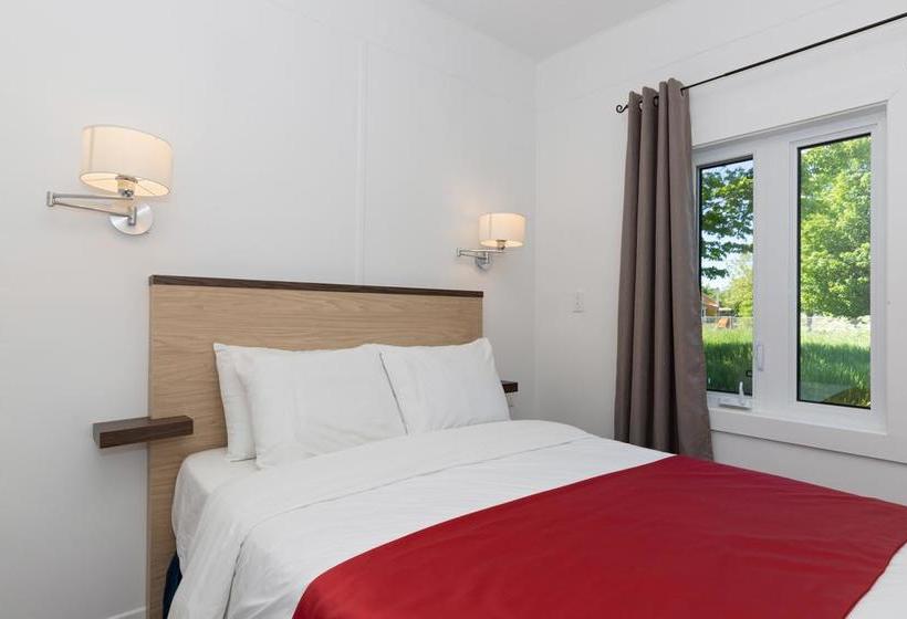 Motel Au Fleuve D Argent | Riviere du Loup | Quebec | Canada 17