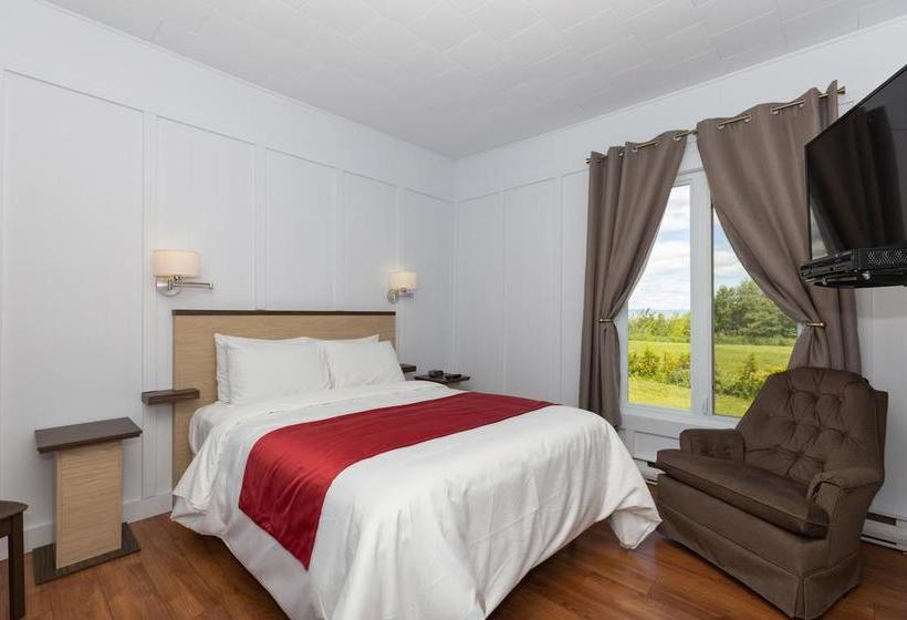 Motel Au Fleuve D Argent | Riviere du Loup | Quebec | Canada 2