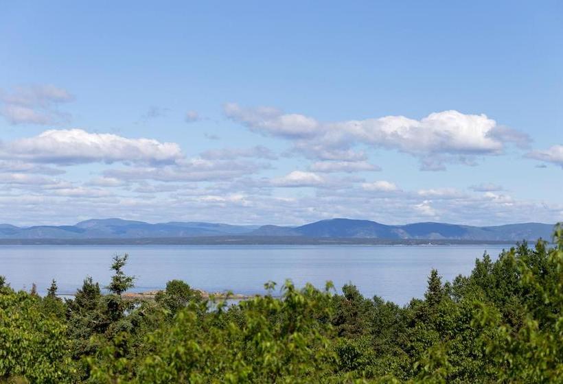 Motel Au Fleuve D Argent | Riviere du Loup | Quebec | Canada 20
