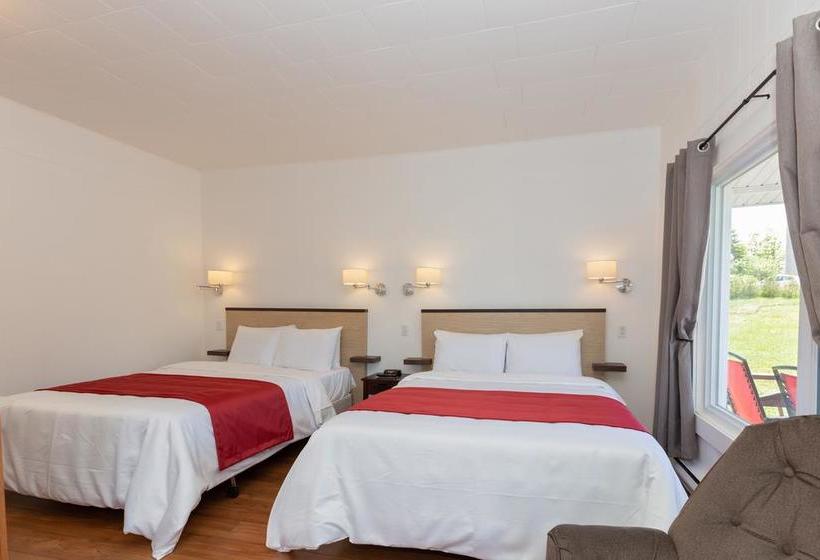 Motel Au Fleuve D Argent | Riviere du Loup | Quebec | Canada 5