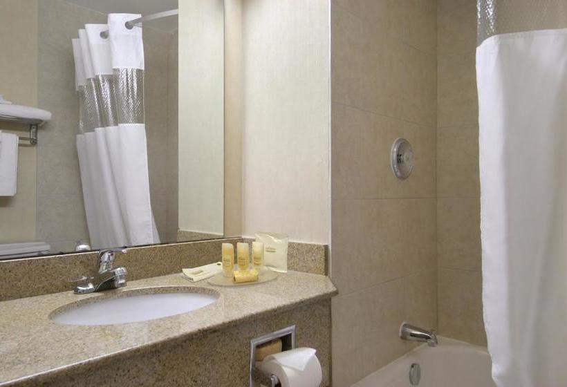 Hotel Days Inn By Wyndham London | London | Ontario | Canada 10