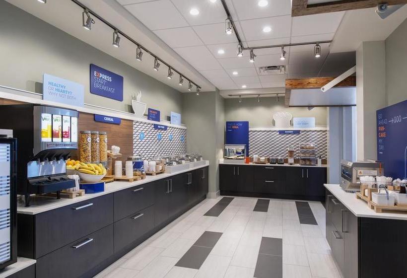 Hotel Holiday Inn Express & Suites Kelowna - East | Kelowna | British Columbia | Canada 7