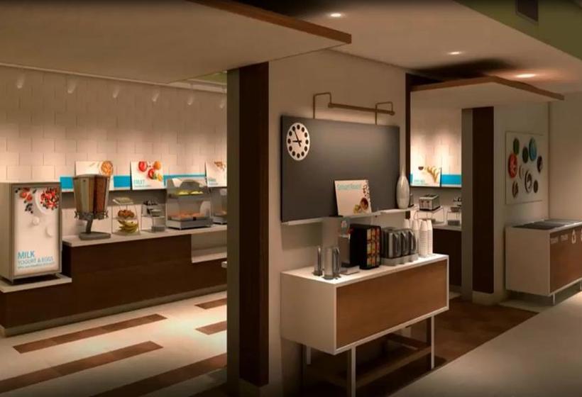 Hotel Holiday Inn Express & Suites Trois Rivieres Ouest | Trois Rivieres | Quebec | Canada 6