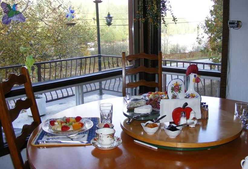 Au Beau Soleil Bed & Breakfast | Mont Tremblant | Quebec | Canada 10