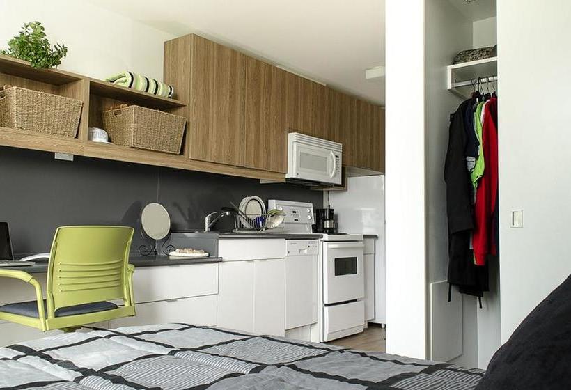 Hotel Ponderosa Studios | Vancouver | British Columbia | Canada 4