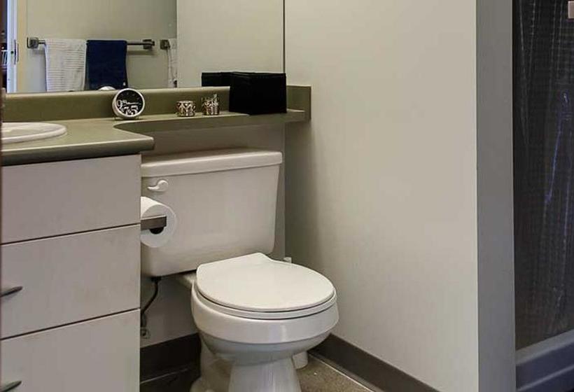 Hotel Ponderosa Studios | Vancouver | British Columbia | Canada 6