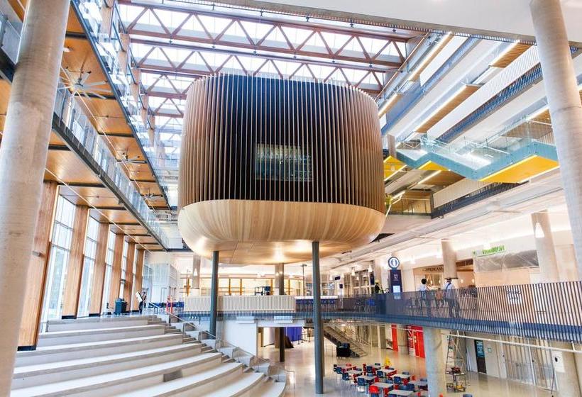 Hotel Ponderosa Studios | Vancouver | British Columbia | Canada 9