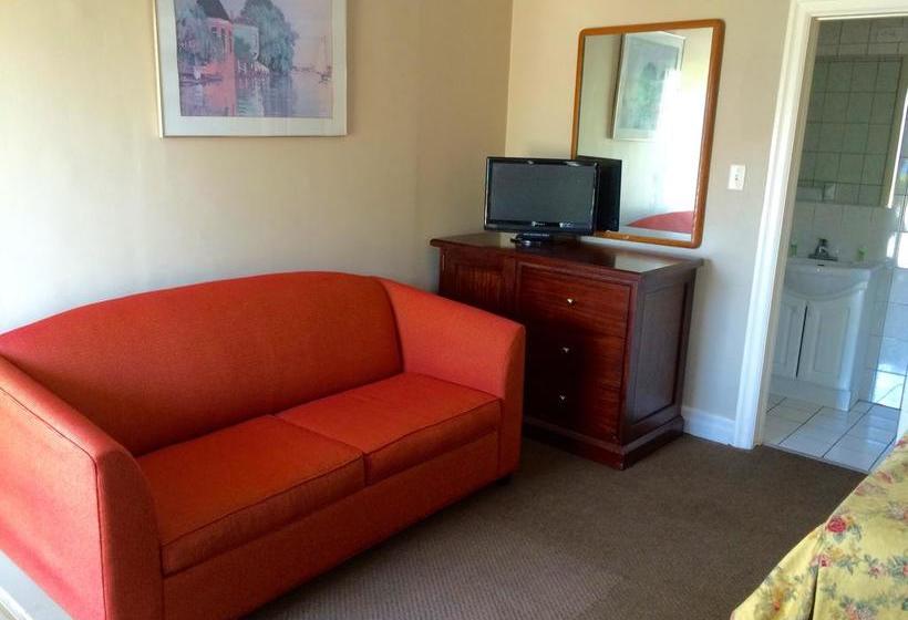 Motel Elodge Near The Falls | Niagara Falls | Ontario | Canada 19