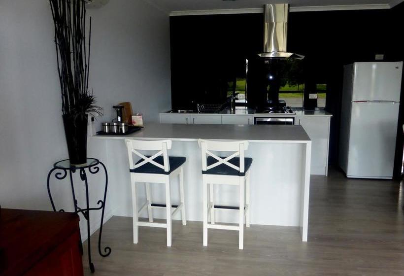 Lure Bed And Breakfast | Normanville | South Australia | Australia 4