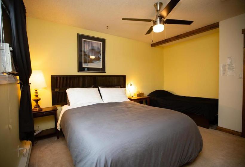 Alpenrose Revelstoke Bed & Breakfast | Revelstoke | British Columbia | Canada 12