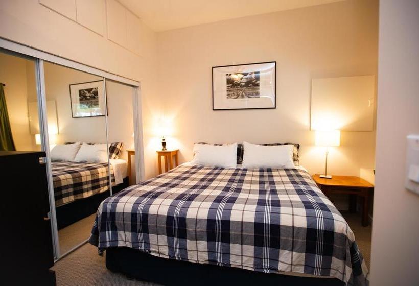 Alpenrose Revelstoke Bed & Breakfast | Revelstoke | British Columbia | Canada 13