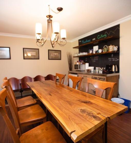 Alpenrose Revelstoke Bed & Breakfast | Revelstoke | British Columbia | Canada 8