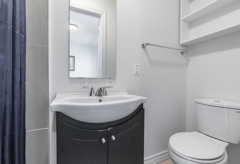 Inn Elevate Rooms Yiju Guest House | Toronto | Ontario | Canada 1