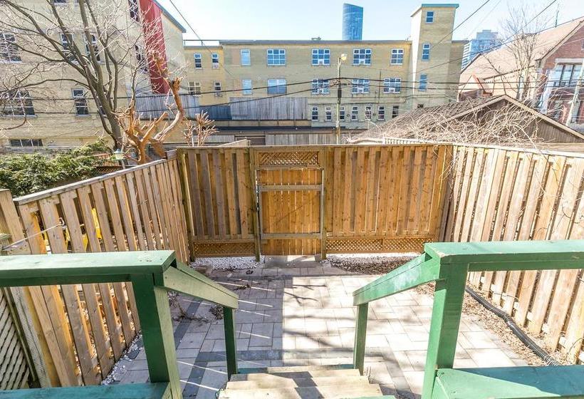 Inn Elevate Rooms Yiju Guest House | Toronto | Ontario | Canada 10