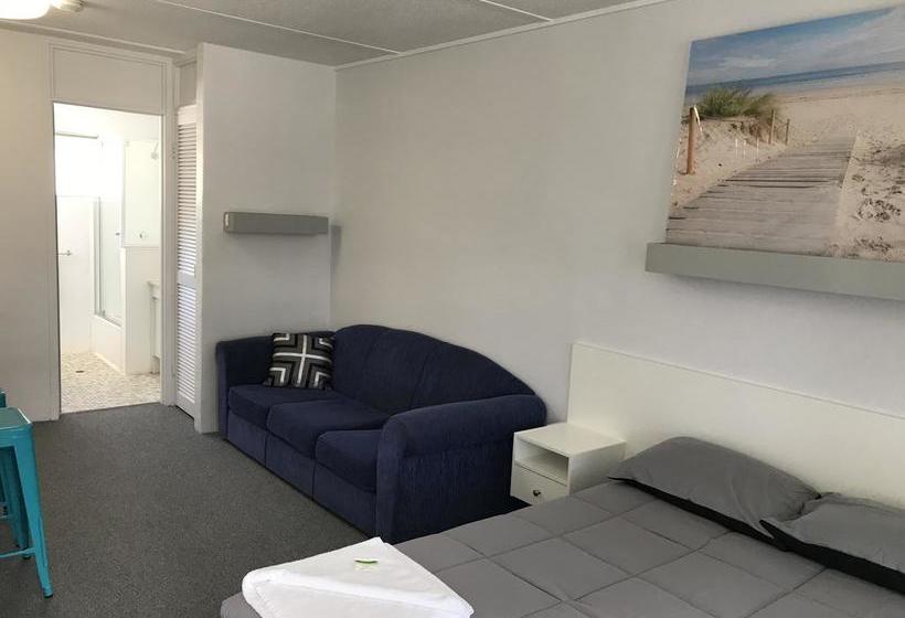 Mermaid Beach at Nobbys Motel | Mermaid Beach | Queensland | Australia 13