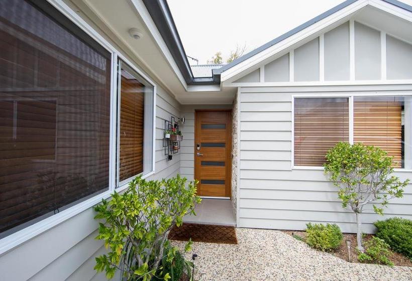 Hotel Armidale Cottage | Armidale | New South Wales | Australia 1