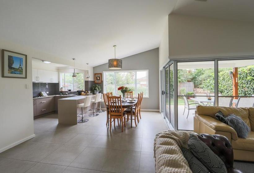 Hotel Armidale Cottage | Armidale | New South Wales | Australia 16