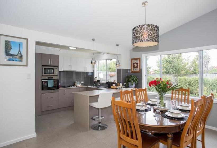 Hotel Armidale Cottage | Armidale | New South Wales | Australia 18