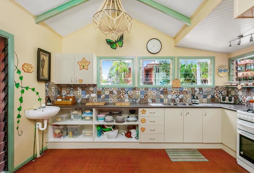 Hotel Travellers Oasis