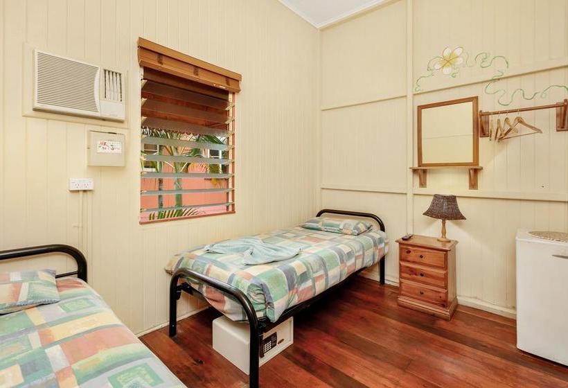 Hotel Travellers Oasis | Cairns | Queensland | Australia 2