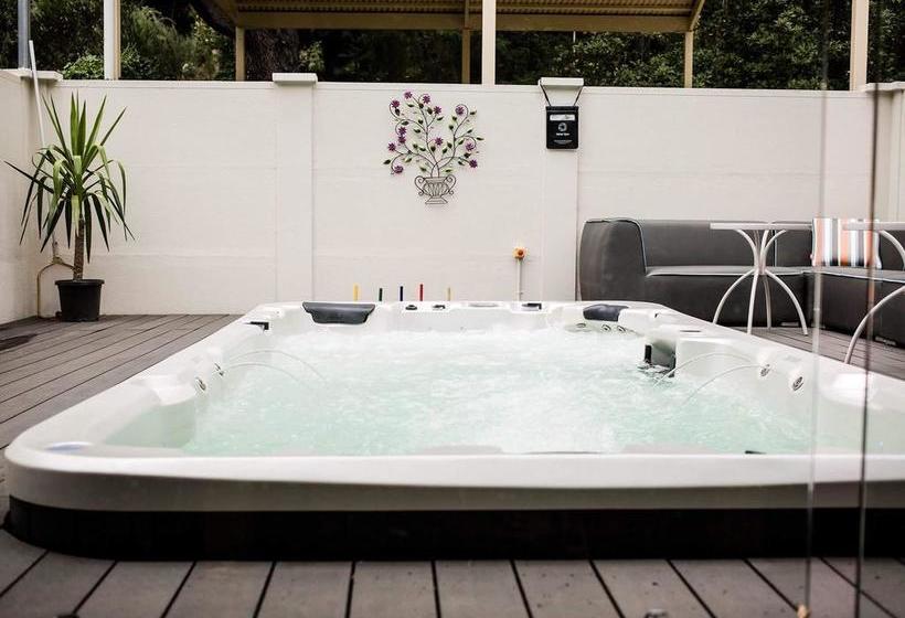 Aldgate Lodge Bed & Breakfast