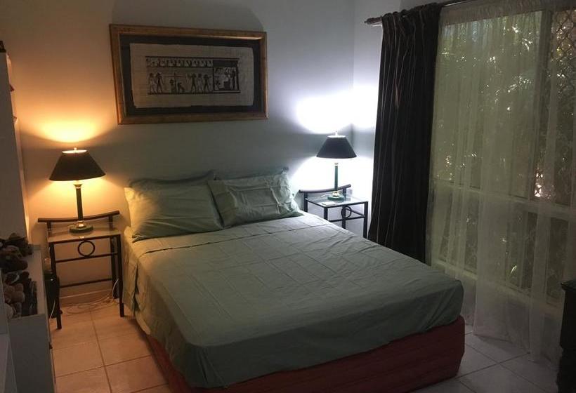 Bed and Breakfast Mission Beach Escape | South Mission Beach | Queensland | Australia 7