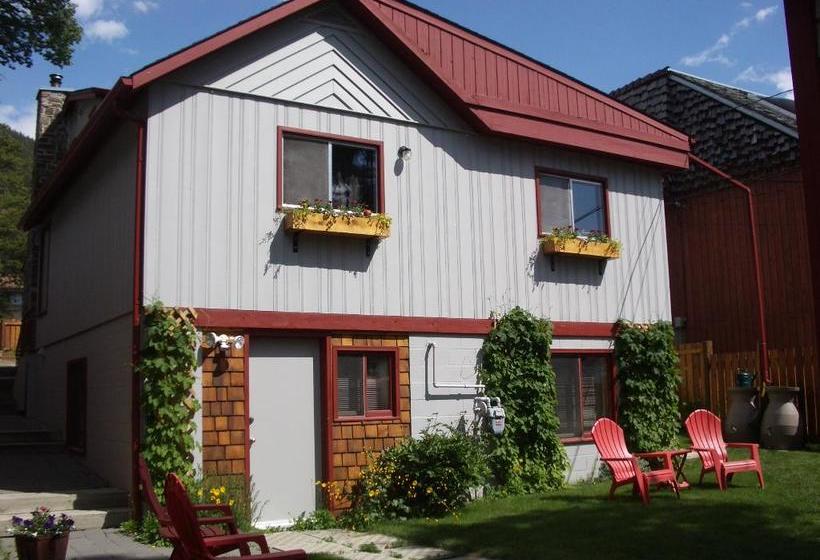 Cottage B&b | Banff | Alberta | Canada 1