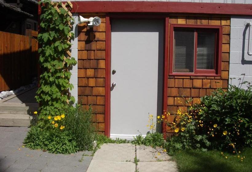 Cottage B&b | Banff | Alberta | Canada 2