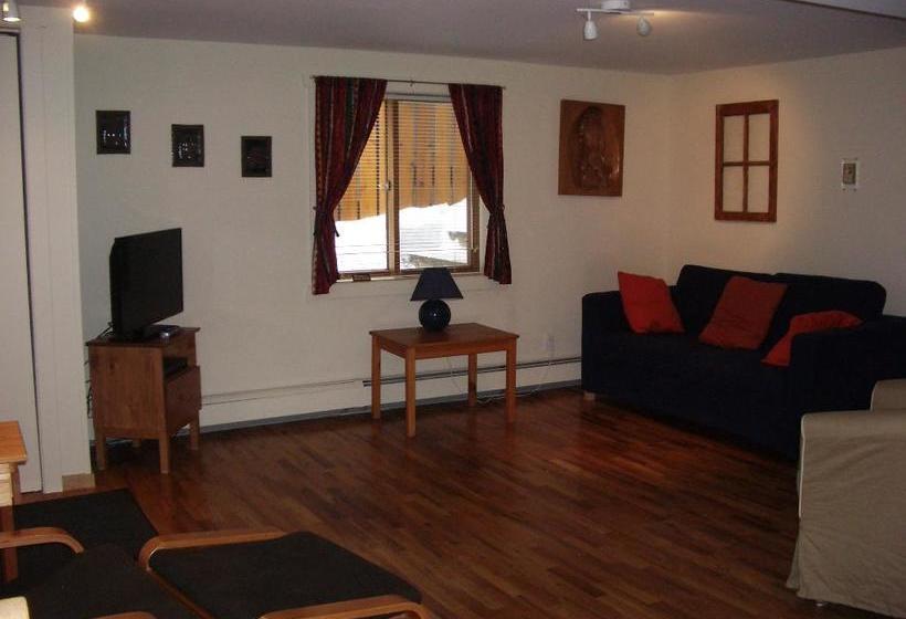 Cottage B&b | Banff | Alberta | Canada 7