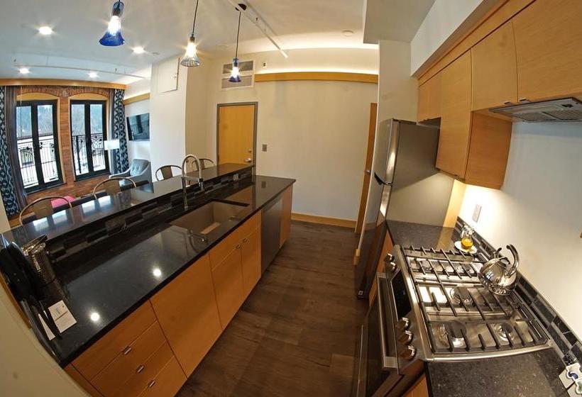 Hotel Savoy | Nelson | British Columbia | Canada 10