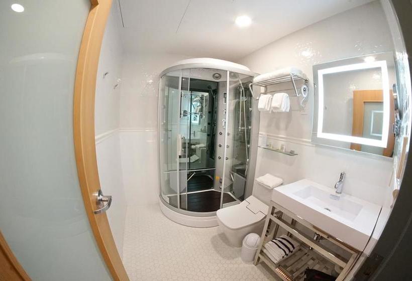 Hotel Savoy | Nelson | British Columbia | Canada 13