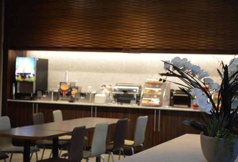 Hotel Wingate By Wyndham Kamloops | Kamloops | British Columbia | Canada 9