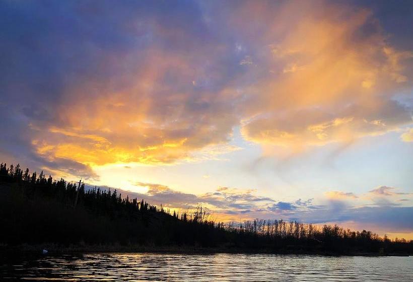 Bed and Breakfast Mabuhay Lakeside Manor | Yellowknife | Northwest Territories | Canada 7