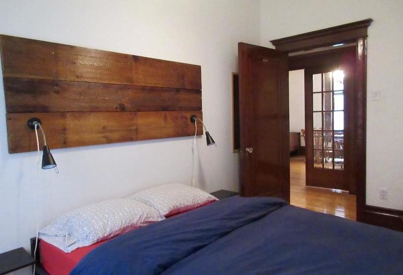Bed and Breakfast Le 9 Et Demi | Montreal | Quebec | Canada 10