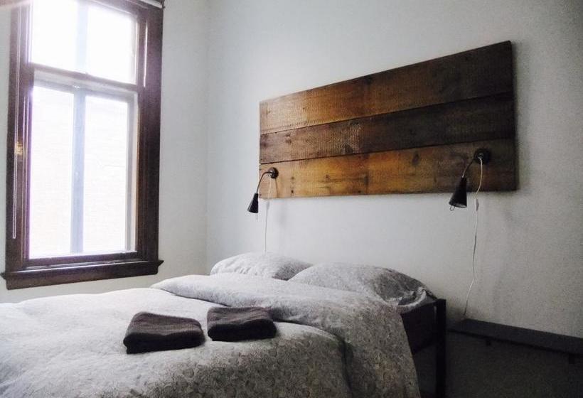 Bed and Breakfast Le 9 Et Demi | Montreal | Quebec | Canada 11