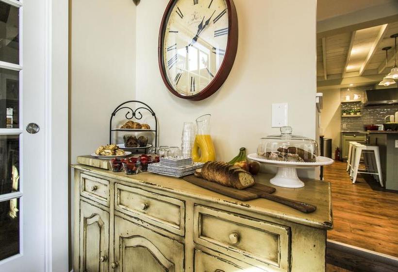 Kelowna Bed And Breakfast Ltd | Kelowna | British Columbia | Canada 14