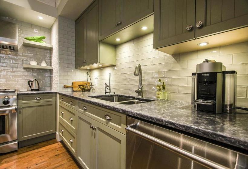 Kelowna Bed And Breakfast Ltd | Kelowna | British Columbia | Canada 16